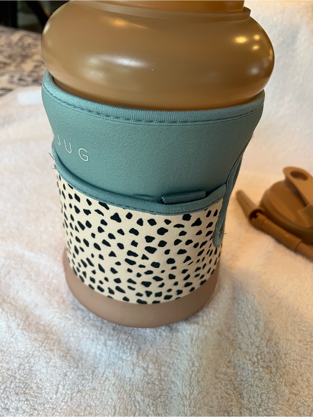 HydroJug 1/2 Gal Bottle w/ Teal & Dalmatian Spot Neoprene Sleeve with Tan Base - Picture 4 of 14